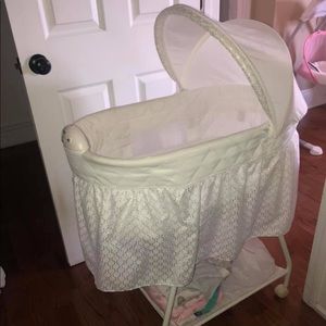 Bassinet/ Moises